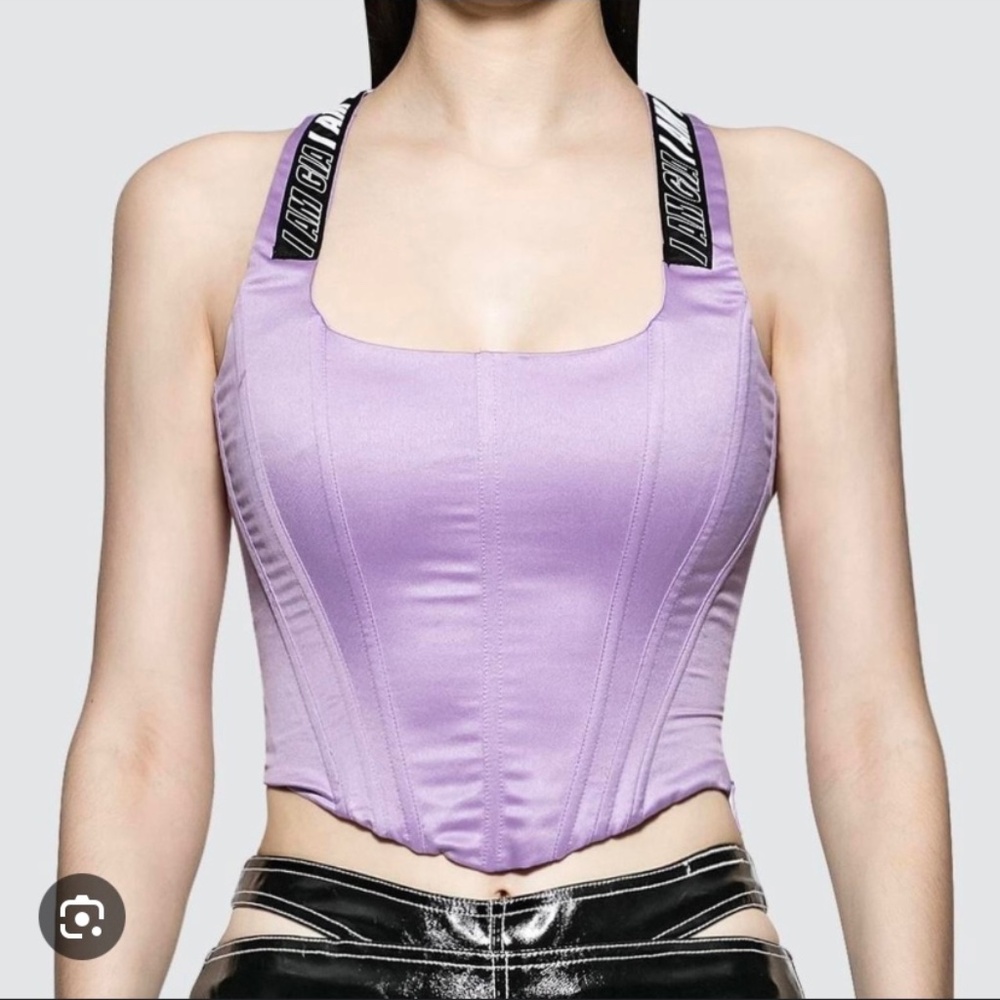 I am Gia violet corset
